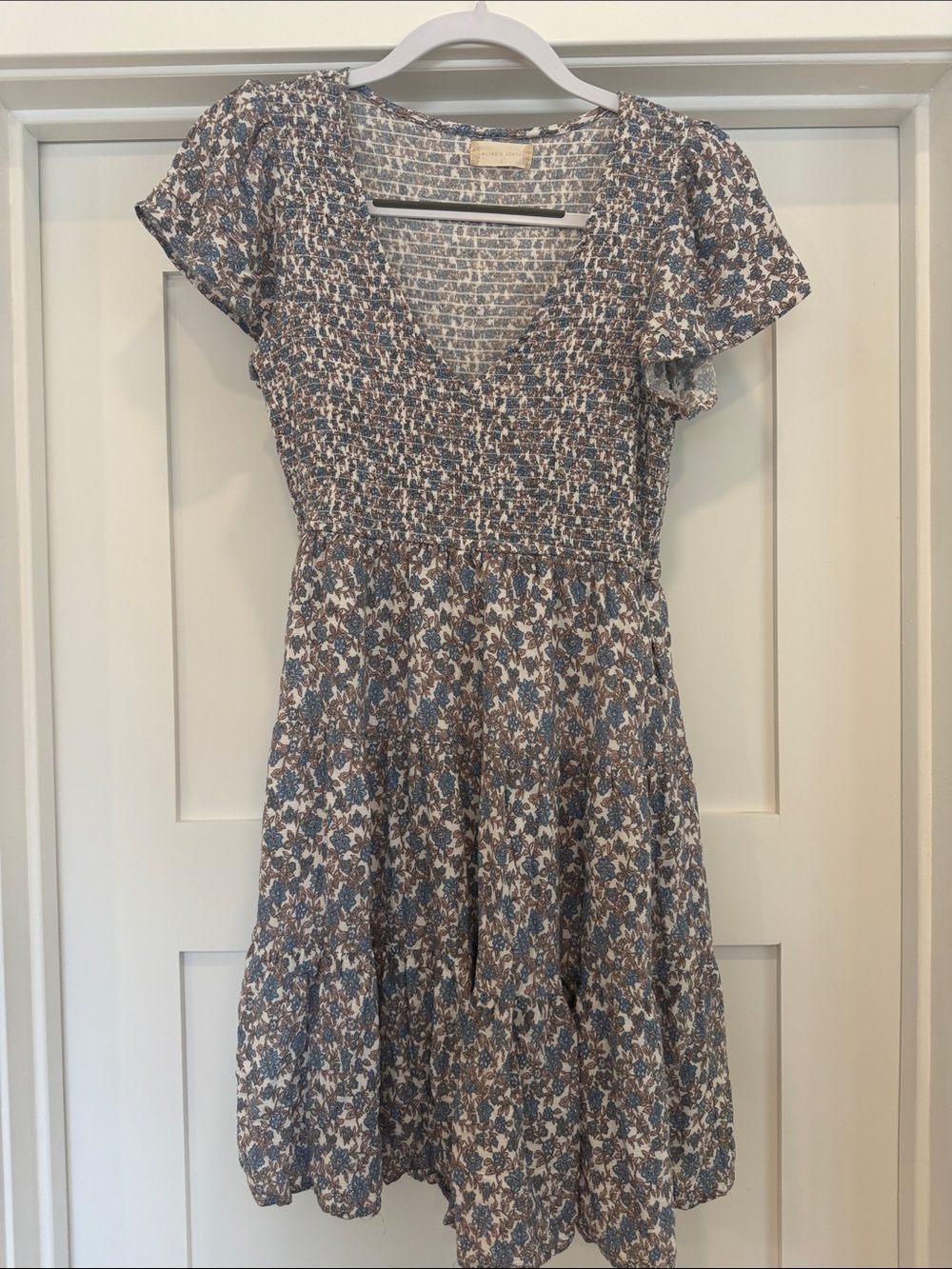 Altar’d State Blue Floral Smocked V-Neck Flutter Sleeve Mini Dress S